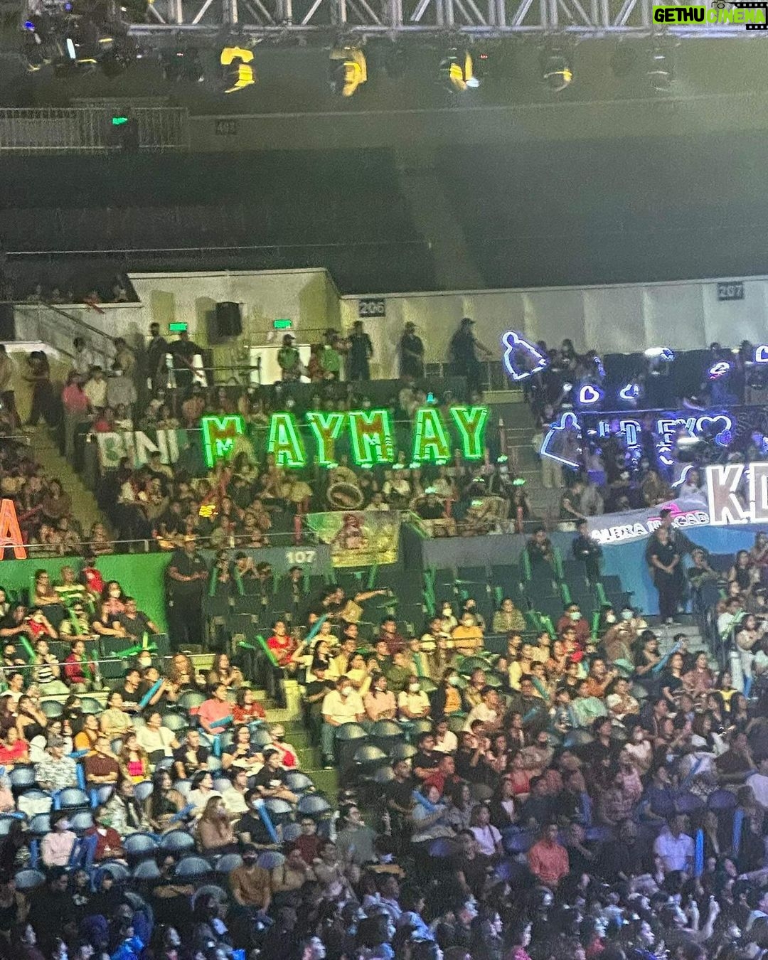 Maymay Entrata Instagram - Feels good to be back on Araneta Stage bai 🤍 Spotted my MAYloves habang ako’y nag pperform, sobrang salamat sa suporta nyo mula noon hanggang ngayon, isa sa napalaking regalo ngayong pasko ang makita muli 🥹 Special thanks to my Glamfam ✨ Styled by @teamrainxem @rainierdagala @emmillan @imrioliza @elainevillapando @ysabellecnt Wearing @noelestopito Makeup by @owensarmiento Hair by @angeljamelarin_hair Photos by @pvfotographs