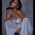 Meagan Good Instagram - ᴘʜᴏɴᴇ ᴡᴀs sᴛᴏʟᴇɴ ғɪʀsᴛ ғᴇᴡ ʜᴏᴜʀs ᴏғ 𝟸𝟶𝟸𝟹.. ɪ ᴄᴏᴜʟᴅ ʙᴇ ᴍᴀᴅ ɪᴛ ʜᴀᴘᴘᴇɴᴇᴅ.. ᴏʀ ɪ ᴄᴀɴ ʙᴇ ɢʀᴀᴛᴇғᴜʟ 🤲🏾 ғᴏʀ ᴛʜᴇ ᴜᴘɢʀᴀᴅᴇ 🙌🏾🙏🏾. 𝟸𝟶𝟸𝟹 ɪs ᴀʟʟ ᴀʙᴏᴜᴛ ᴘᴇʀsᴘᴇᴄᴛɪᴠᴇ 👊🏾. ɪᴛ’s ɢᴏɴɴᴀ ʙᴇ ᴀ ɢᴏᴏᴅ ʏᴇᴀʀ 😉 ʜᴀᴘᴘʏ ʙʟᴇssᴇᴅ ɴᴇᴡ ʏᴇᴀʀ ʏ’ᴀʟʟ. - ᴍᴇᴀɢs