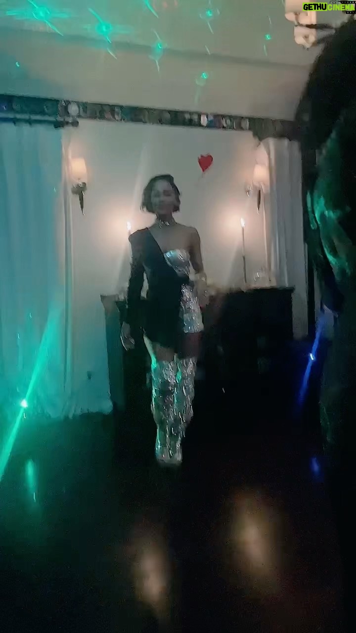 Meagan Good Instagram - sᴛᴜᴅɪᴏ 𝟻𝟺 ғᴇsᴛɪᴠᴇ 🪩 🕺🏽!! @JeffMorrone sᴏ ʜᴀᴘᴘʏ ɪ ɢᴏᴛ ᴛᴏᴄᴇʟᴇʙʀᴀᴛᴇ ᴛʜɪs ɴᴇxᴛ ᴛʀɪᴘ ᴀʀᴏᴜɴᴅ ᴛʜᴇ sᴜɴ 💫ᴡɪᴛʜ ʏᴏᴜ 🙌🏾 !! ɪ ᴘʀᴀʏ ᴛʜᴀᴛ ɪᴛs ᴛʜᴇ ʙᴇsᴛ ᴏɴᴇ ʏᴇᴛ + ᴛʜᴇ ʙᴇɢɪɴɴɪɴɢ ᴏғ ᴛʜᴇ ʙᴇsᴛ ᴏɴᴇs ᴛᴏ ᴄᴏᴍᴇ! ᴛʜᴀɴᴋ ʏᴏᴜ @Philippeuter 😎 ғᴏʀ ᴛʜɪs ғᴇsᴛɪᴠᴇ 𝟻𝟺 ᴅʀɪᴘ 👀 ʏᴏᴜ ᴋɴᴏᴡ ʏᴀ ɢɪʀʟ ʟᴏᴠᴇs ᴛᴏ ᴅʀᴇss ᴜᴘ ᴏɴᴄᴇ ɪɴ ᴀ ᴡʜɪʟᴇ 💁🏽♀️ 👘| @_misscircle_ 💎| @houseofemmanuele 📸 | @therobflo