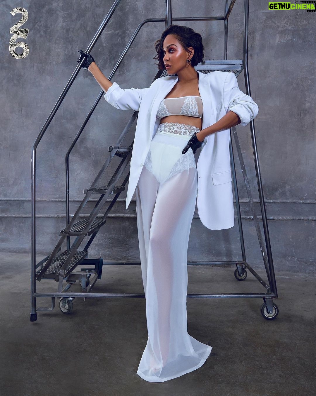 Meagan Good Instagram - | ʟᴏᴠᴇᴅ ᴛʜᴇ ᴇxᴘᴇʀɪᴇɴᴄᴇ ᴏғ ᴛʜɪs ɪɴᴛᴇʀᴠɪᴇᴡ sᴏ ᴍᴜᴄʜ .. ᴛʜᴀɴᴋ ʏᴏᴜ @26magazine .. ᴀɴᴅ sᴘᴇᴄɪᴀʟ ᴛʜᴀɴᴋ ʏᴏᴜ ᴛᴏ @corey.guevarra 🙏🏾 ғᴜʟʟ ᴍᴀɢᴀᴢɪɴᴇ 🔗 ɪɴ ᴍʏ sᴛᴏʀɪᴇs @26Magazine 📕 @corey.guevarra ✍🏾 @irmalomidze 📸 @jasmineashleyofficial 💇🏽♀️ @jorge_monroy 💄 @brookelyn.styles 👘