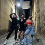 Meagan Good Instagram - 𝟹 sᴇᴇsᴛᴇʀs. 𐒀ɴᴇ ᴍᴏᴍᴇɴᴛ ɪɴ ᴛɪᴍᴇ. 𐒄ʏɪᴀ, ɱᴇᴀɢᴀɴ, ℒᴇxɪ 𝟺 ʟɪғᴇ. 🤎 ʟᴏᴠᴇ ɪs ʏᴏᴜ!