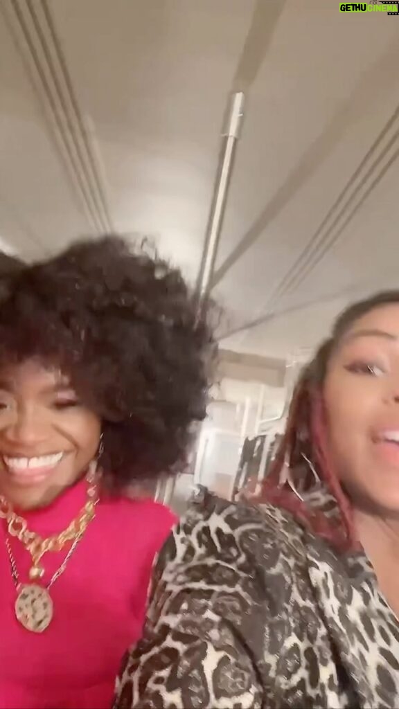 Meagan Good Instagram - HAPPY BLESSED BORNETH DAY NIQ NIQ !!! To my beautiful lightbearing powerhouse of a sisterfriend, Ms “Shoniqua Shandai International Household Name” ✨! I thank God that He saw fit to put us togther some years after we spoke on the phone as complete strangers + prayed + came-in-agreement 🙏🏾 that we would work together one day 🙌🏾 Wow.. God is ..💫. I love you, I honor you + I am humbled I get to work alongside such a blazing light of love + talent! And I can’t wait to see the even greater 🤲🏾 God has in store for you my sis 👊🏾! Love, Yo Meggy 🫶🏾💚