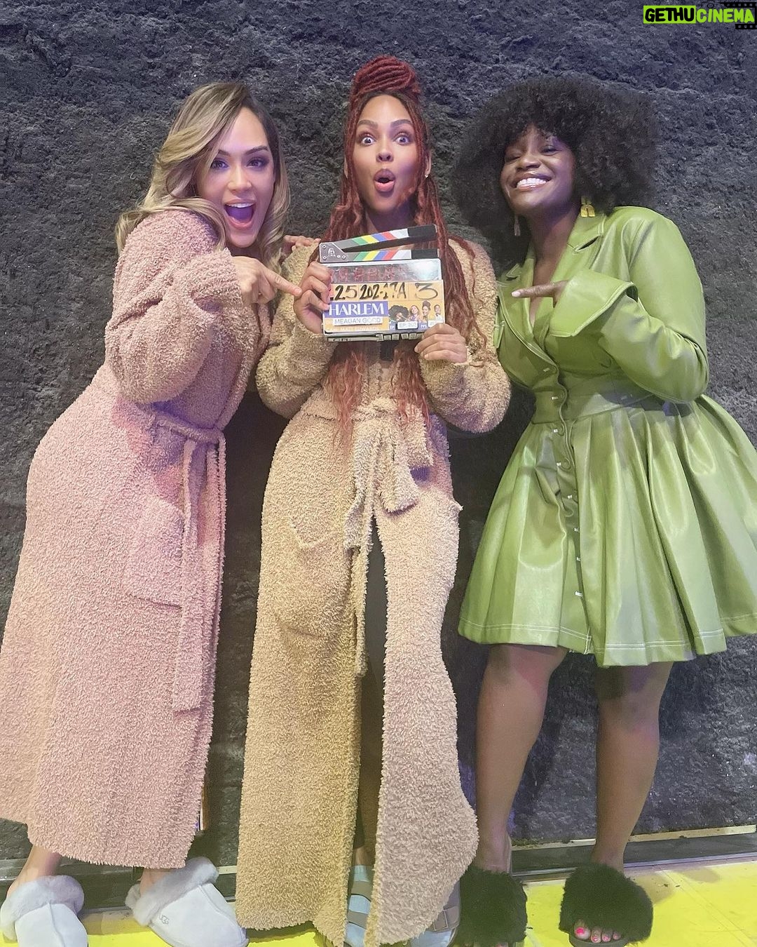 Meagan Good Instagram - ᴡʜᴀᴛ ᴀ ᴇᴘɪᴄ ᴇxᴘᴇʀɪᴇɴᴄᴇ . ɪ ᴍɪssᴇᴅ #FemaleFilmmakerFriday ʙᴜᴛ .. ɪ ᴊᴜsᴛ ᴡᴀɴᴛ ᴛᴏ sᴀʏ ᴡʜᴀᴛ ᴀ ʏᴇᴀʀ ɪᴛ’s ʙᴇᴇɴ ᴛʜᴜs ғᴀʀ .. ᴛʜᴀɴᴋ ʏᴏᴜ ɢᴏᴅ ғᴏʀ sᴜsᴛᴀɪɴɪɴɢ ᴍᴇ ᴀɴᴅ ʙʟᴏᴡɪɴɢ ᴍʏ ᴍɪɴᴅ 🤯 ..ᴀɴᴅ sᴜʀʀᴏᴜɴᴅɪɴɢ ᴍᴇ ᴡɪᴛʜ sᴏ ᴍᴜᴄʜ ʟᴏᴠᴇ ʙᴏᴛʜ ᴘᴇʀsᴏɴᴀʟʟʏ ᴀɴᴅ ᴘʀᴏғᴇssɪᴏɴᴀʟʟʏ .. ɪ’ᴍ sᴏ ᴛʜᴀɴᴋғᴜʟ ᴛʜᴇʀᴇ ᴀʀᴇɴ’ᴛ ᴇᴠᴇɴ ᴡᴏʀᴅs 🙏🏾 ʟᴏᴠᴇ ʏ’ᴀʟʟ 🫶🏾 #SheBeAGOODDirectorDoe #HARLEMeverafter 💫