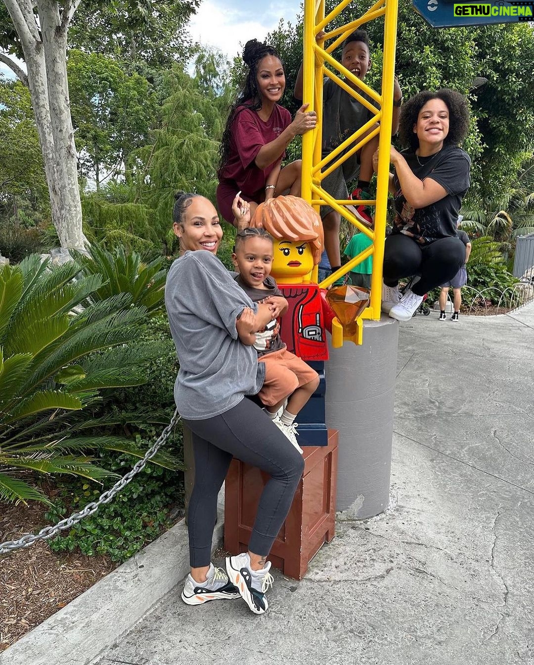 Meagan Good Instagram - ᴡʜᴀᴛ 𝙸 ᴍᴇᴀɴ ʙʏ “ʙᴀᴄᴋ ɪɴ ᴛʜᴇ sᴛʀᴇᴇᴛs” #weoutside .