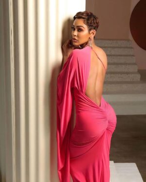 Meagan Good Instagram - 丅ᴏᴍᴏʀʀᴏᴡ  @compulsivemagazine 💗

𝘼ᴠᴀɪʟᴀʙʟᴇ ɪɴ sᴛᴏʀᴇ ᴛʜᴜʀsᴅᴀʏ | @booksamillion + @barnesandnoble + @urbanreadsbookstore 
ᴀᴠᴀɪʟᴀʙʟᴇ 𝘖ɴʟɪɴᴇ ᴛᴏᴍᴏʀʀᴏᴡ | @mobilemagzter + @compulsivemagazine ( .com )

📸 | @ArnoldShoots • #EclipseContent 🕶️