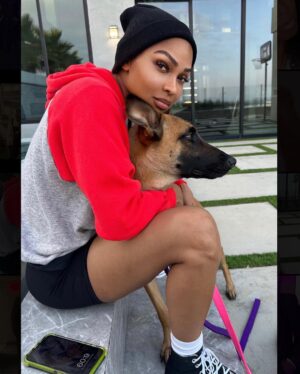 Meagan Good Instagram - Who da’thunk dis catwoman’d become a dog mom 🤷🏽‍♀️🤣

Those who know me know how truly bizarre this is 👀😂🥰