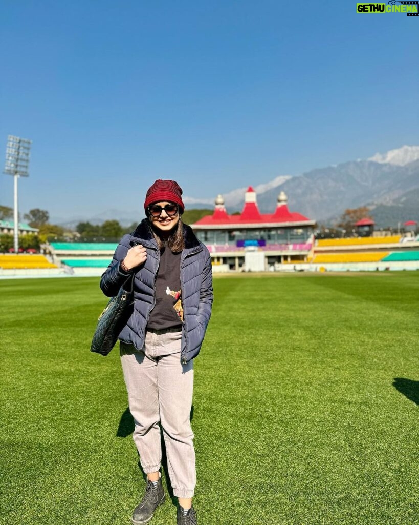 Meera Nandan Instagram - 10 points for correctly guessing the stadium🤪 #newthings #allthingslove #happiness #favourite #positivevibes #india #allsmiles😊