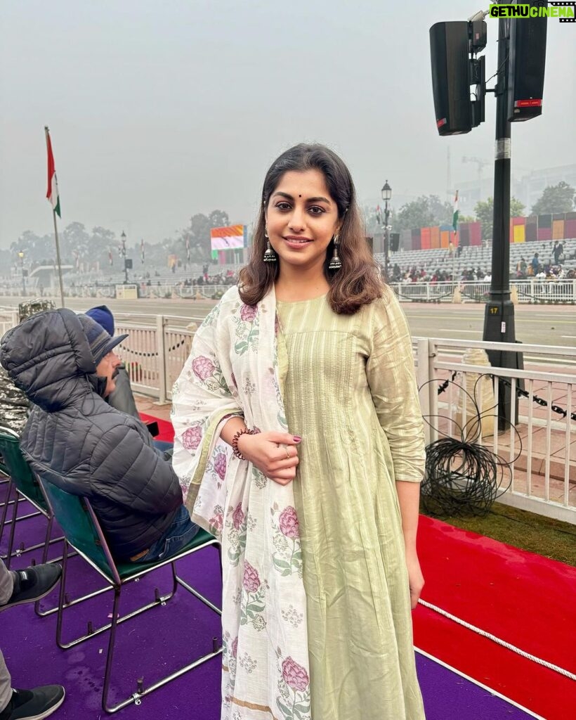 Meera Nandan Instagram - Blessed to witness the Republic day celebrations in Delhi this year. Happy Republic Day 🇮🇳 #proudtobeanindian #republicday #india #bharath India Gate