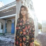 Meera Nandan Instagram - Shine bright 🌻 @shamseersiddique @unnips #black #sunshine #shadow #sunflower #brightside #dubai #mydubai #allheart #happiness #instagood #positivevibes #love #gram #happyposer #onlylove #favourite Dubai, United Arab Emirates