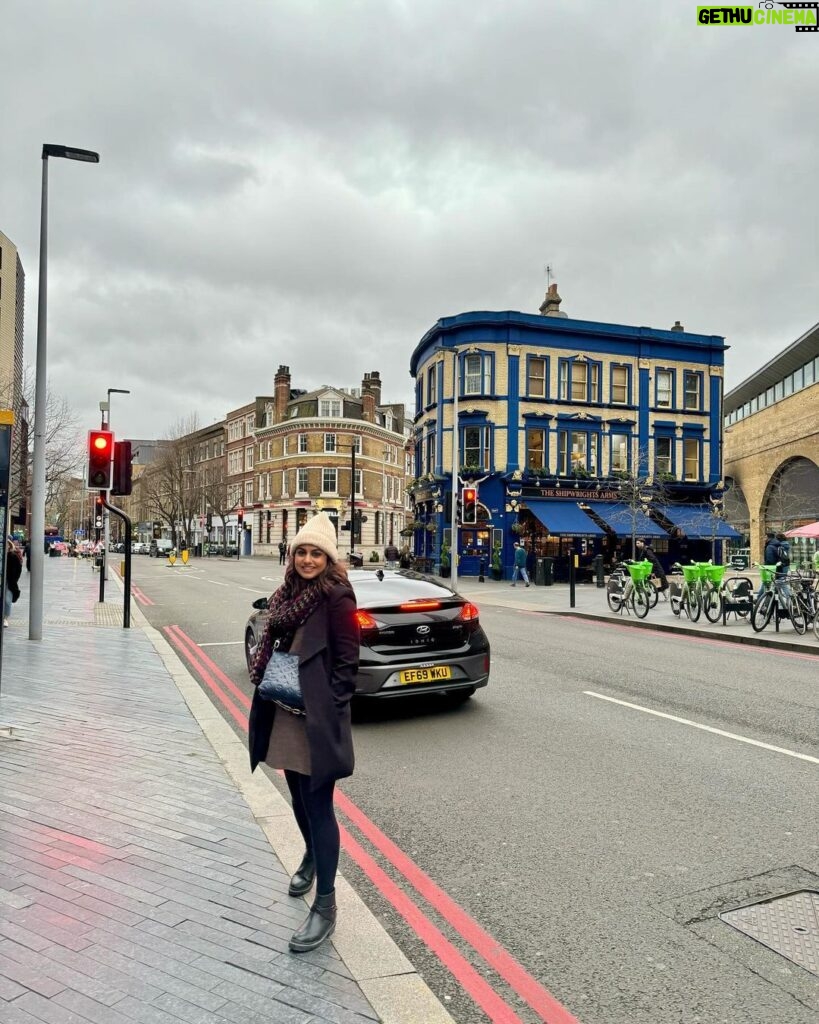 Meera Nandan Instagram - Chilly days, warm pubs and london tales #londonlights #missing #throwback #love #londonstreets #happylife #allsmiles #allheart #instagood #positivevibes