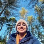 Meera Nandan Instagram - Nature lover ♥️ #shere #surrey #happiness #love #goodbye2023 #countryside #london #naturelovers #allheart #allsmiles #instagood #green #smiling #positivevibes Shere Village, Surrey Hills