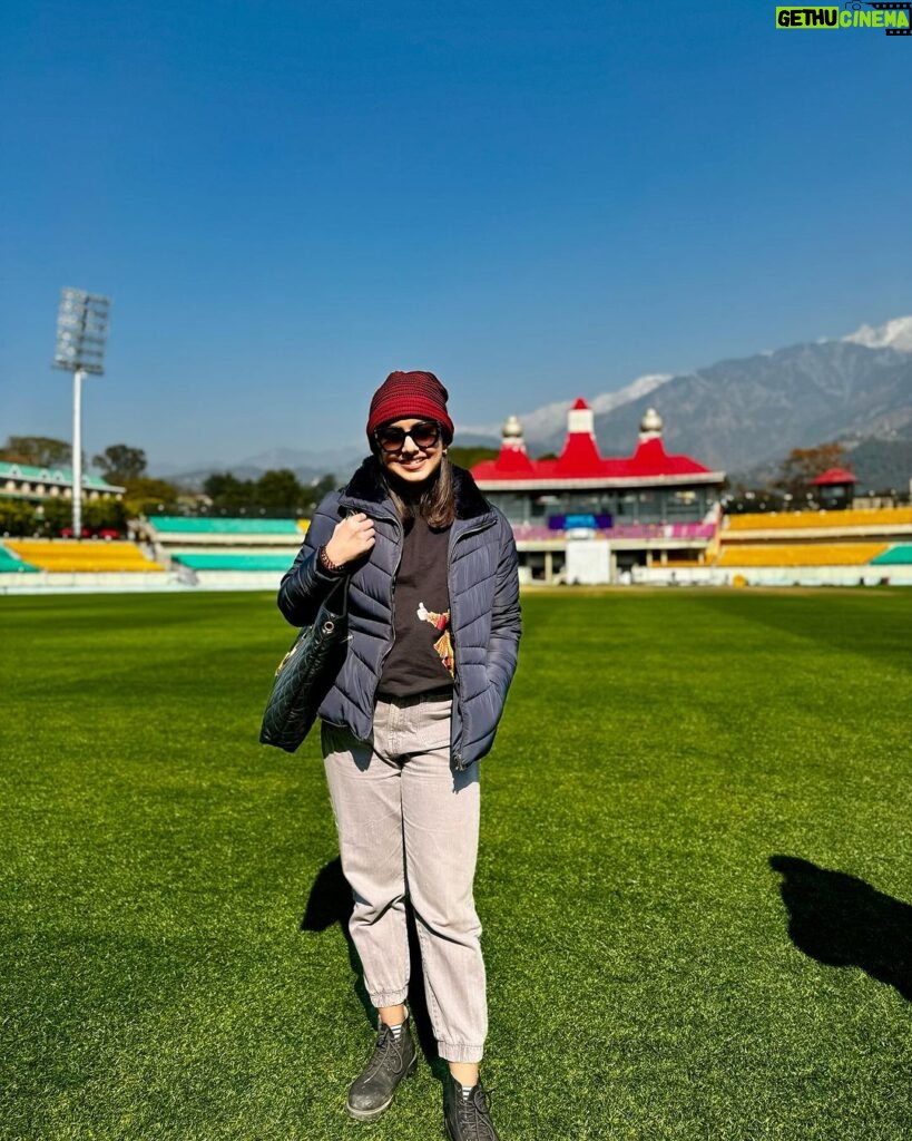 Meera Nandan Instagram - 10 points for correctly guessing the stadium🤪 #newthings #allthingslove #happiness #favourite #positivevibes #india #allsmiles😊