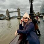 Meera Nandan Instagram – Casually posing next to the Tower bridge 🌉 

#londonbridge #towerbridge #london #throwback #backtoreality #missing #christmasinlondon🇬🇧 #2023 #happiness #allheart #instagood Tower Bridge