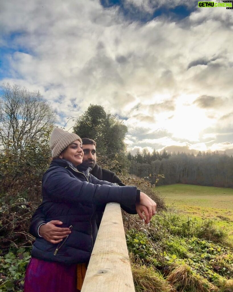 Meera Nandan Instagram - Nature lover ♥ #shere #surrey #happiness #love #goodbye2023 #countryside #london #naturelovers #allheart #allsmiles #instagood #green #smiling #positivevibes Shere Village, Surrey Hills