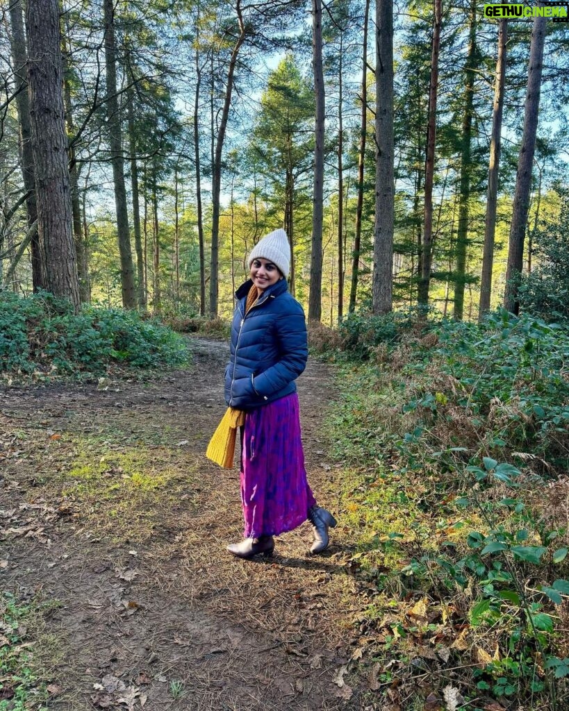 Meera Nandan Instagram - Nature lover ♥ #shere #surrey #happiness #love #goodbye2023 #countryside #london #naturelovers #allheart #allsmiles #instagood #green #smiling #positivevibes Shere Village, Surrey Hills
