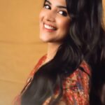 Megha Akash Instagram - •🧡• Styled by: @theresa.shalini Outfit : @ojasme Jewellery : @mykreshya Muah : @salomidiamond @teamdiamondartistry Photography: @prachuprashanth #styledbyShalz #vadakkupattiramasamy