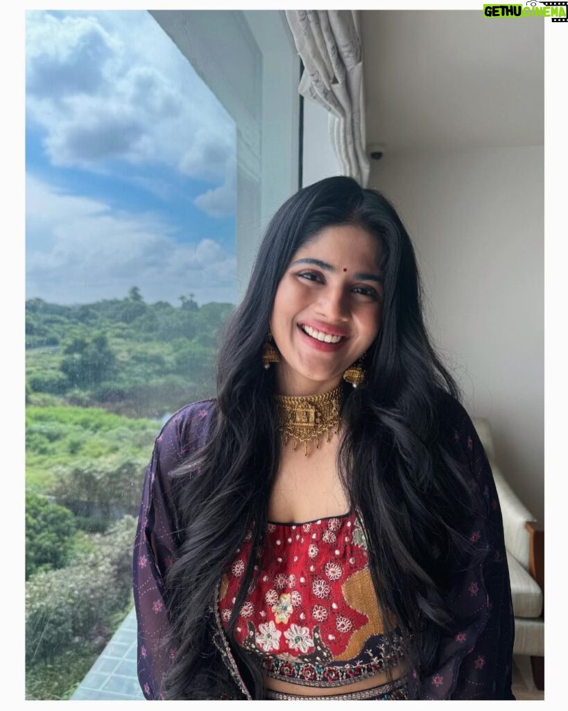 Megha Akash Instagram - Happy vibes ✨♥ Wearing @kalyanjewellers_official #ad #love #selfie