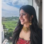 Megha Akash Instagram - Happy vibes ✨♥️ Wearing @kalyanjewellers_official #ad #love #selfie