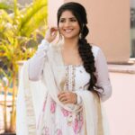 Megha Akash Instagram - •🩷• Styled by: @theresa.shalini Outfit : @aaral___ Earring & ring : @amrapalijewels @amethystchennai Ring : @mykreshya Footwear: @taaramitraofficial Muah : @salomidiamond @raisedbrowsbybhavani @teamdiamondartistry Photography: @prachuprashanth #styledbyShalz #vadakkupattiramasamy