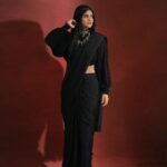 Megha Akash Instagram - Leave a little sparkle wherever you go, even in all black 🖤 Styled by: @theresa.shalini Jewellery : @amrapalijewels @amethystchennai Muah : @salomidiamond @teamdiamondartistry Photography: @prachuprashanth #styledbyshalz #vadakupattiramasamy #successmeet #love