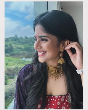Megha Akash Instagram - Happy vibes ✨♥️

Wearing @kalyanjewellers_official 

#ad #love #selfie