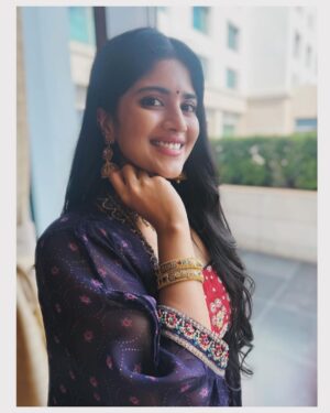 Megha Akash Instagram - Happy vibes ✨♥️

Wearing @kalyanjewellers_official 

#ad #love #selfie
