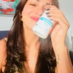 Megha Gupta Instagram - If you understood the benefits of taking this beauty - the adaptogenic mushroom Cordyceps, you would never go back to any chemically artificial pre workout. I don’t wake up every single morning ready to crush it at the gym. Sometimes I need a little push and after some cordys I always have that extra bit to give to my workouts. They help to prevent damage and protect the brain. The benefit of Cordyceps to brain health can help to minimise the impact of ageing and so reduce the risk of age-related cognitive decline, including the onset of conditions such as Dementia & Alzheimer's disease. It helps people adapt to and manage stress, anxiety, and fatigue, and is believed to enhance overall health, kidney and liver function, athletic performance, and cognitive abilities. They not only directly enhance the levels of serum LH and testosterone but also improves the sperm count. They have the potential to improve exercise capacity and resistance to fatigue. They benefit heart health and have anti-inflammatory and antioxidant properties. I personally take some every day with my coffee. Hope this knowledge helps you make some decisions for your health. Please note, sourcing is THE MOST important part of the consumption of this sacred mushroom. breathe well, megha #health #wellness #heal #mushrooms #adaptogenicmushrooms #healingmushrooms #t1d #diabetes #ootd #goa #india #biohacking