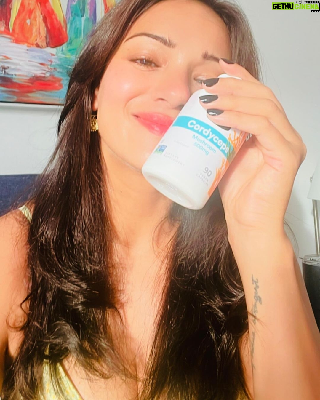 Megha Gupta Instagram - If you understood the benefits of taking this beauty - the adaptogenic mushroom Cordyceps, you would never go back to any chemically artificial pre workout. I don’t wake up every single morning ready to crush it at the gym. Sometimes I need a little push and after some cordys I always have that extra bit to give to my workouts. They help to prevent damage and protect the brain. The benefit of Cordyceps to brain health can help to minimise the impact of ageing and so reduce the risk of age-related cognitive decline, including the onset of conditions such as Dementia & Alzheimer's disease. It helps people adapt to and manage stress, anxiety, and fatigue, and is believed to enhance overall health, kidney and liver function, athletic performance, and cognitive abilities. They not only directly enhance the levels of serum LH and testosterone but also improves the sperm count. They have the potential to improve exercise capacity and resistance to fatigue. They benefit heart health and have anti-inflammatory and antioxidant properties. I personally take some every day with my coffee. Hope this knowledge helps you make some decisions for your health. Please note, sourcing is THE MOST important part of the consumption of this sacred mushroom. breathe well, megha #health #wellness #heal #mushrooms #adaptogenicmushrooms #healingmushrooms #t1d #diabetes #ootd #goa #india #biohacking