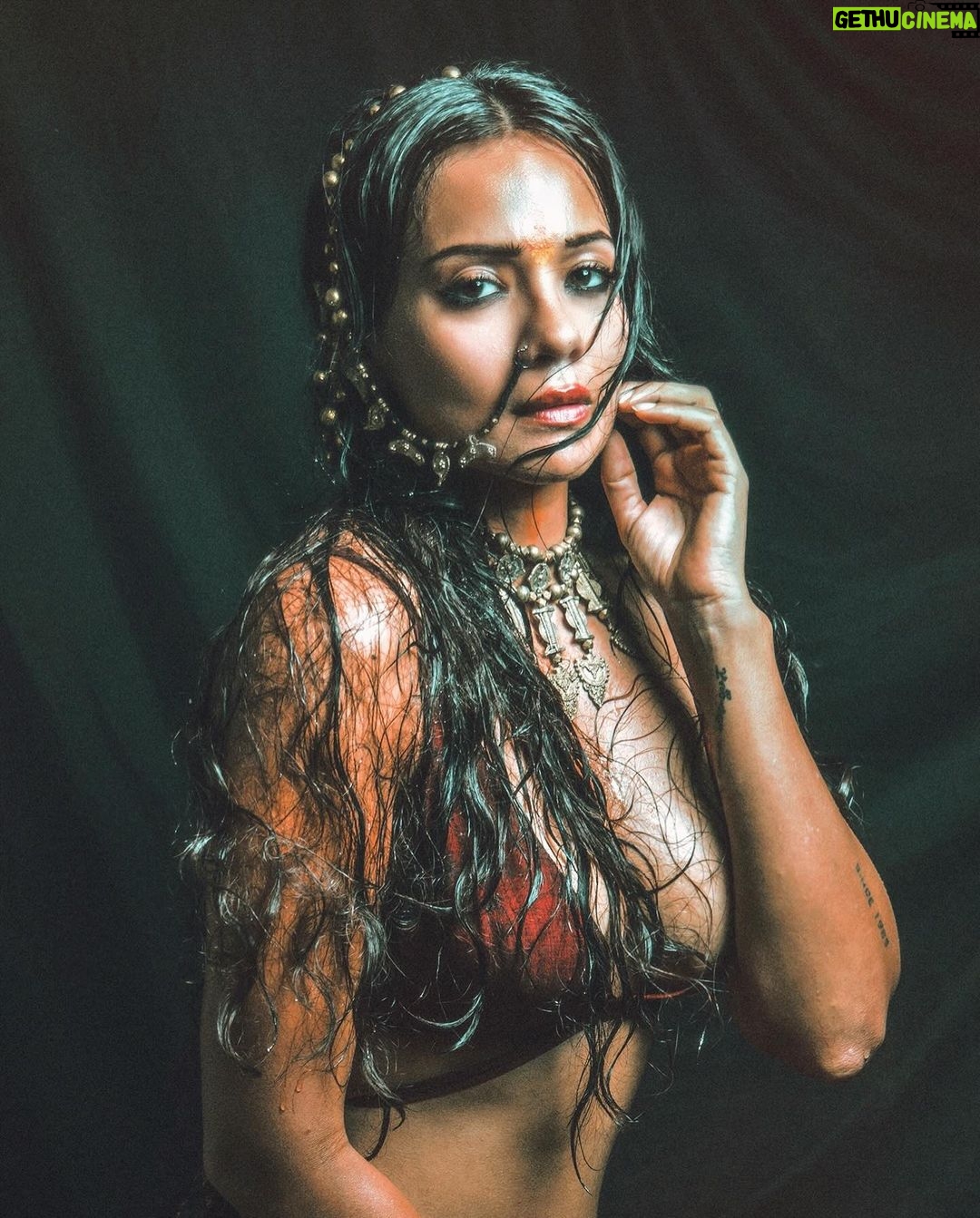 Megha Gupta Instagram - πΌπ΅πΊπ»πΆπ·π·π¨π©π³π¬ πΌππππππππππ ππππ ππππππ
πππ πππ π° πππ πππ ππππ π° πππ πππ ππππ ππππ πππππ πππππππππ π° πππππππ πππ πππ
πππππππ
πππ ππππ
πππ ππ πππ ππππππ πππππ
π πππ ππ ππππ πππππ ππ πππππππππ πππ πππ ππππ, πππππ πππ ππππ πππππππππππ ππππ ππππ
πππ π° πππππ ππ πππ ππ πππ ππππππππ ππππ πππ πππππ
πππ πππππ. π«ππππ π¨πππππππ This is for every woman I know and donβt. Shot by @imanojj Clothing @delhivintageco_ Jewellery @zolaindia #mood #feminine #divinefeminine #divineguidance #ootd #tribal #indian #india #actor #tribaljewellery #instagood #instadaily #insta #instagram #post #meghagupta