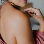 Megha Gupta Instagram - 𝚂𝚒𝚝𝚝𝚒𝚗𝚐 𝚠𝚒𝚝𝚑 𝚖𝚢 𝚏𝚎𝚎𝚕𝚒𝚗𝚐𝚜 - 𝚔𝚒𝚗𝚍𝚊 𝚍𝚊𝚢. 𝙸 𝚌𝚊𝚗’𝚝 𝚑𝚎𝚕𝚙 𝚋𝚞𝚝 𝚑𝚊𝚟𝚎 𝚊𝚍𝚖𝚒𝚛𝚊𝚝𝚒𝚘𝚗 𝚏𝚘𝚛 𝚙𝚎𝚘𝚙𝚕𝚎 𝚠𝚑𝚘 𝚓𝚞𝚜𝚝 𝚐𝚘 𝚝𝚑𝚛𝚘𝚞𝚐𝚑 𝚜𝚘 𝚖𝚞𝚌𝚑.. 𝚑𝚊𝚟𝚎 𝚊 𝚜𝚝𝚘𝚛𝚢 𝚘𝚏 𝚜𝚝𝚛𝚎𝚗𝚐𝚝𝚑 𝚊𝚗𝚍 𝚜𝚝𝚒𝚕𝚕 𝚌𝚑𝚘𝚘𝚜𝚎 𝚝𝚘 𝚋𝚎 𝚔𝚒𝚗𝚍, 𝚙𝚊𝚝𝚒𝚎𝚗𝚝, 𝚐𝚎𝚗𝚝𝚕𝚎, 𝚑𝚞𝚖𝚋𝚕𝚎, 𝚊𝚕𝚠𝚊𝚢𝚜 𝚍𝚘𝚒𝚗𝚐 𝚝𝚑𝚎𝚒𝚛 𝚋𝚎𝚜𝚝 𝚊𝚗𝚍 𝚗𝚘𝚝 𝚜𝚝𝚘𝚙𝚙𝚒𝚗𝚐 𝚘𝚛 𝚙𝚕𝚊𝚢𝚒𝚗𝚐 𝚟𝚒𝚌𝚝𝚒𝚖. 𝙸𝚗 𝚖𝚢 𝚘𝚙𝚒𝚗𝚒𝚘𝚗, 𝚝𝚑𝚎𝚢 𝚊𝚛𝚎 𝚠𝚒𝚗𝚗𝚎𝚛𝚜 𝚑𝚎𝚛𝚎, 𝚊𝚗𝚍 𝚒𝚗 𝚊𝚏𝚝𝚎𝚛 𝚕𝚒𝚏𝚎. 𝚈𝚘𝚞 𝚌𝚊𝚗’𝚝 𝚋𝚎 𝚋𝚛𝚊𝚟𝚎 𝚒𝚏 𝚢𝚘𝚞 𝚑𝚊𝚟𝚎 𝚑𝚊𝚍 𝚘𝚗𝚕𝚢 𝚠𝚘𝚗𝚍𝚎𝚛𝚏𝚞𝚕 𝚝𝚑𝚒𝚗𝚐𝚜 𝚑𝚊𝚙𝚙𝚎𝚗 𝚝𝚘 𝚢𝚘𝚞. 𝙸𝚝 𝚝𝚊𝚔𝚎𝚜 𝚊 𝚍𝚒𝚏𝚏𝚎𝚛𝚎𝚗𝚝 𝚔𝚒𝚗𝚍 𝚘𝚏 𝚜𝚝𝚛𝚎𝚗𝚐𝚝𝚑 𝚝𝚘 𝚐𝚎𝚝 𝚔𝚗𝚘𝚌𝚔𝚎𝚍 𝚍𝚘𝚠𝚗, 𝚐𝚎𝚝 𝚞𝚙 𝚋𝚛𝚞𝚜𝚑 𝚢𝚘𝚞𝚛𝚜𝚎𝚕𝚏 𝚊𝚗𝚍 𝚝𝚊𝚔𝚎 𝚝𝚑𝚎 𝚏𝚒𝚛𝚜𝚝 𝚜𝚝𝚎𝚙. 𝙸’𝚟𝚎 𝚋𝚎𝚎𝚗 𝚝𝚑𝚎𝚛𝚎. 𝙰𝚜 𝙸 𝚜𝚒𝚝 𝚌𝚘𝚖𝚏𝚘𝚛𝚝𝚊𝚋𝚕𝚢 𝚜𝚒𝚙𝚙𝚒𝚗𝚐 𝚘𝚗 𝚖𝚢 𝚊𝚍𝚊𝚙𝚝𝚘𝚐𝚎𝚗𝚒𝚌 𝚖𝚞𝚜𝚑𝚛𝚘𝚘𝚖 𝚌𝚘𝚏𝚏𝚎𝚎 𝚒𝚗 𝚊 𝚕𝚘𝚟𝚎𝚕𝚢 𝚜𝚙𝚊𝚌𝚎 𝚒𝚗 𝚊 𝚋𝚎𝚊𝚞𝚝𝚒𝚏𝚞𝚕 𝚜𝚝𝚊𝚝𝚎 𝚊𝚗𝚍 𝚜𝚝𝚊𝚝𝚎 (𝙶𝚘𝚊), 𝚏𝚎𝚎𝚕𝚒𝚗𝚐 𝚐𝚛𝚎𝚊𝚝 𝚊𝚋𝚘𝚞𝚝 𝚊𝚕𝚕 𝚝𝚑𝚎 𝚝𝚑𝚒𝚗𝚐𝚜 𝚝𝚑𝚊𝚝 𝚑𝚊𝚟𝚎 𝚊𝚗𝚍 𝚊𝚛𝚎 𝚠𝚘𝚛𝚔𝚒𝚗𝚐 𝚒𝚗 𝚖𝚢 𝚏𝚊𝚟𝚘𝚞𝚛, 𝙸 𝚌𝚊𝚗’𝚝 𝚑𝚎𝚕𝚙 𝚋𝚞𝚝 𝚝𝚑𝚒𝚗𝚔 𝚘𝚏 𝚝𝚑𝚎 𝚝𝚒𝚖𝚎𝚜 𝙸 𝚌𝚛𝚒𝚎𝚍 𝚖𝚢𝚜𝚎𝚕𝚏 𝚝𝚘 𝚜𝚕𝚎𝚎𝚙, 𝚑𝚊𝚍 𝚝𝚑𝚎 𝚠𝚘𝚛𝚜𝚝 𝚎𝚖𝚘𝚝𝚒𝚘𝚗𝚊𝚕 𝚜𝚝𝚊𝚝𝚎. 𝚈𝚎𝚜. 𝙸 𝚔𝚗𝚘𝚠 𝚑𝚘𝚠 𝚒𝚝 𝚏𝚎𝚎𝚕𝚜. 𝙸’𝚖 𝚘𝚗𝚎 𝚘𝚏 𝚖𝚊𝚗𝚢 𝚝𝚘𝚘. 𝙳𝚘𝚗’𝚝 𝚋𝚎 𝚖𝚒𝚜𝚕𝚎𝚍. 𝙸 𝚓𝚞𝚜𝚝 𝚌𝚑𝚘𝚜𝚎 𝚗𝚘𝚝 𝚝𝚘 𝚙𝚕𝚊𝚢 𝚟𝚒𝚌𝚝𝚒𝚖 (𝚏𝚘𝚛 𝚕𝚘𝚗𝚐). 𝚃𝚑𝚎𝚜𝚎 𝚛𝚊𝚠 𝚙𝚒𝚌𝚝𝚞𝚛𝚎𝚜 𝚘𝚏 𝚖𝚎 𝚌𝚕𝚒𝚌𝚔𝚎𝚍 𝚋𝚢 𝚖𝚢 𝚖𝚊𝚐𝚒𝚌𝚒𝚊𝚗 @vaijayantivarma 𝚒𝚜 𝚖𝚎, 𝚊𝚕𝚕 𝚒𝚗. 𝚁𝚊𝚠. 𝚁𝚎𝚊𝚍𝚢. 𝚁𝚘𝚊𝚛𝚒𝚗𝚐. @vaijayantivarma whatever I say will be less. You ❤️ #mood #portrait #goa #india #gold #linen #Cartier #ootd #nomakeup #raw #ready #women #health #healing #life #biohacking #MeghaGupta