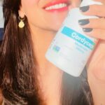 Megha Gupta Instagram - If you understood the benefits of taking this beauty - the adaptogenic mushroom Cordyceps, you would never go back to any chemically artificial pre workout. I don’t wake up every single morning ready to crush it at the gym. Sometimes I need a little push and after some cordys I always have that extra bit to give to my workouts. They help to prevent damage and protect the brain. The benefit of Cordyceps to brain health can help to minimise the impact of ageing and so reduce the risk of age-related cognitive decline, including the onset of conditions such as Dementia & Alzheimer's disease. It helps people adapt to and manage stress, anxiety, and fatigue, and is believed to enhance overall health, kidney and liver function, athletic performance, and cognitive abilities. They not only directly enhance the levels of serum LH and testosterone but also improves the sperm count. They have the potential to improve exercise capacity and resistance to fatigue. They benefit heart health and have anti-inflammatory and antioxidant properties. I personally take some every day with my coffee. Hope this knowledge helps you make some decisions for your health. Please note, sourcing is THE MOST important part of the consumption of this sacred mushroom. breathe well, megha #health #wellness #heal #mushrooms #adaptogenicmushrooms #healingmushrooms #t1d #diabetes #ootd #goa #india #biohacking
