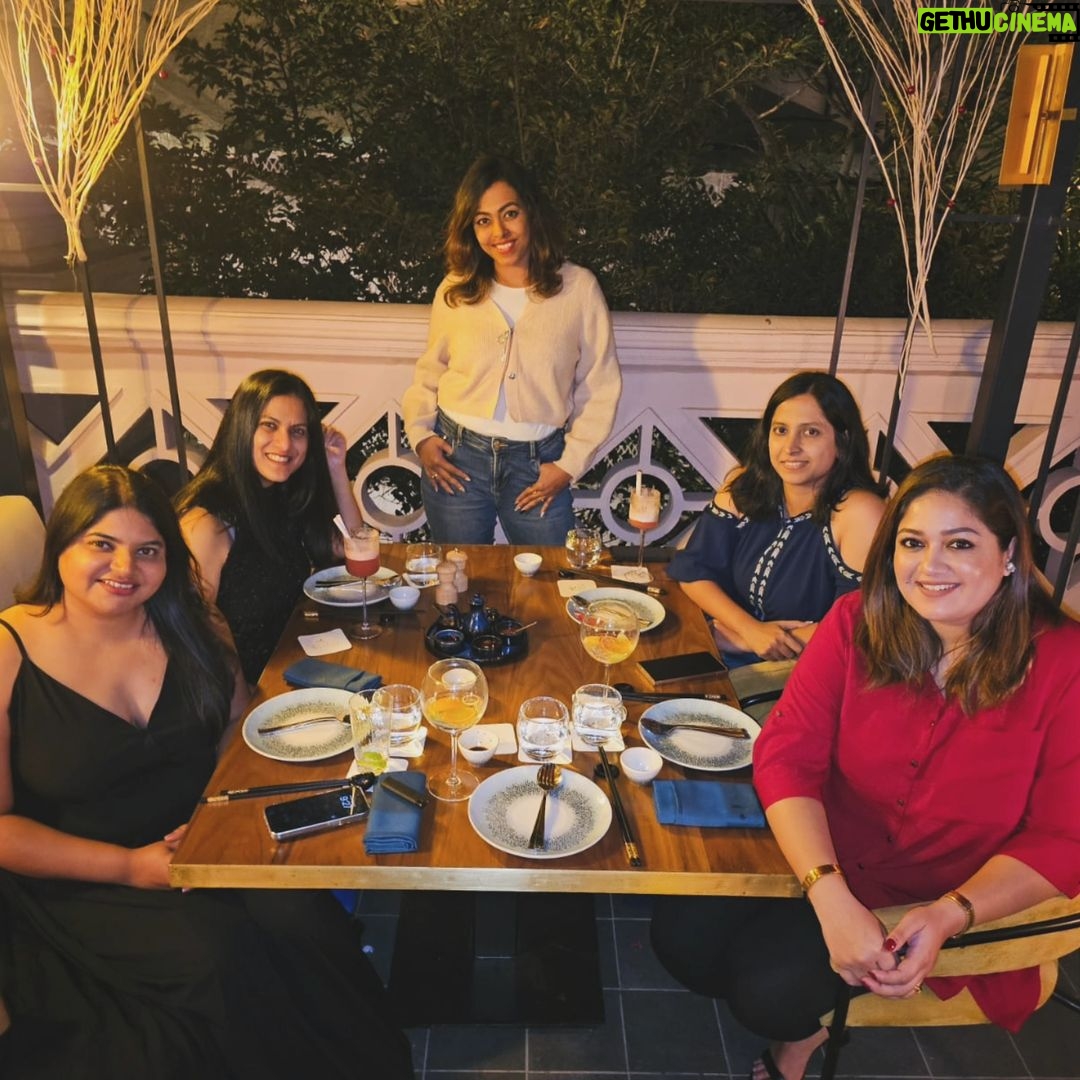 Meghana Raj Instagram - Wat happens wen girls catch up? That's a secret we will never tel! 😍 Happy weekend! 🥂