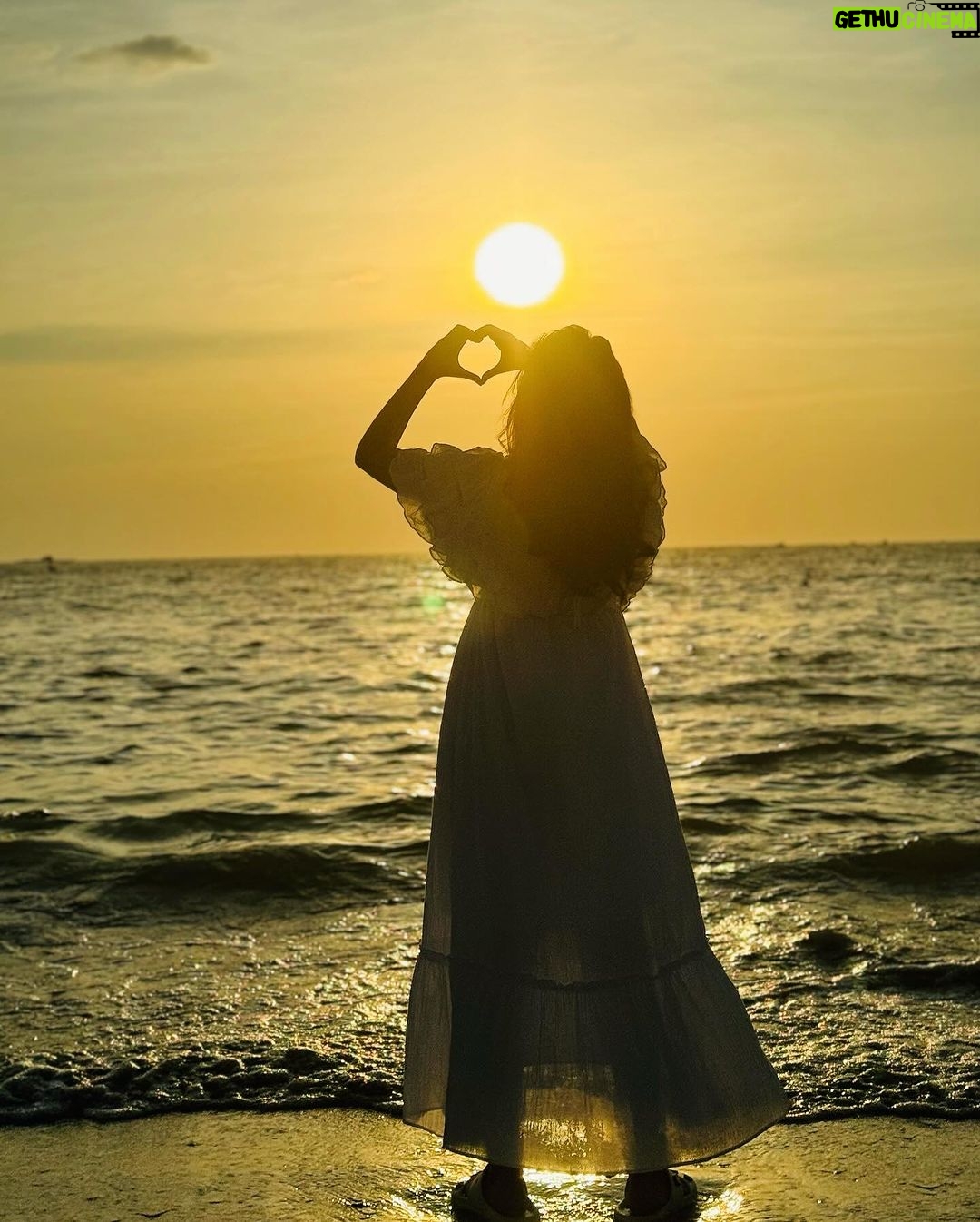 Mehazabien Chowdhury Instagram - I loved you in a way I wished someone would love me ♡