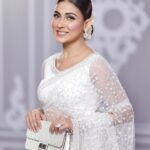 Mehazabien Chowdhury Instagram - Was multitasking throughout the day but still managed to pull off this look for @deepto.tv award night 🤍 Special thanks to my team: Ootd: @nibir_fashion Makeover: @zahidkhanbridalmakeover PC: @mh_bipu