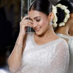 Mehazabien Chowdhury Instagram - Was multitasking throughout the day but still managed to pull off this look for @deepto.tv award night 🤍 Special thanks to my team: Ootd: @nibir_fashion Makeover: @zahidkhanbridalmakeover PC: @mh_bipu