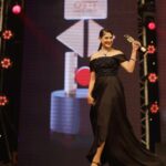 Mehazabien Chowdhury Instagram - All about @ottdc_awards !! Happy to receive the award for my first OTT film “Redrum”. Thanks to all team members who helped me prepare for the night within such short time 🖤 Outfit: @festivibe.official Makeover: @zahidkhanbridalmakeover Jewelry: @pearlkingdom Studio picture: @mh_bipu Event PC: @zutons_snapshoot