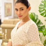 Mehazabien Chowdhury Instagram - 99% Angel 😌 Wearing: @meherofficials 🫶🏼