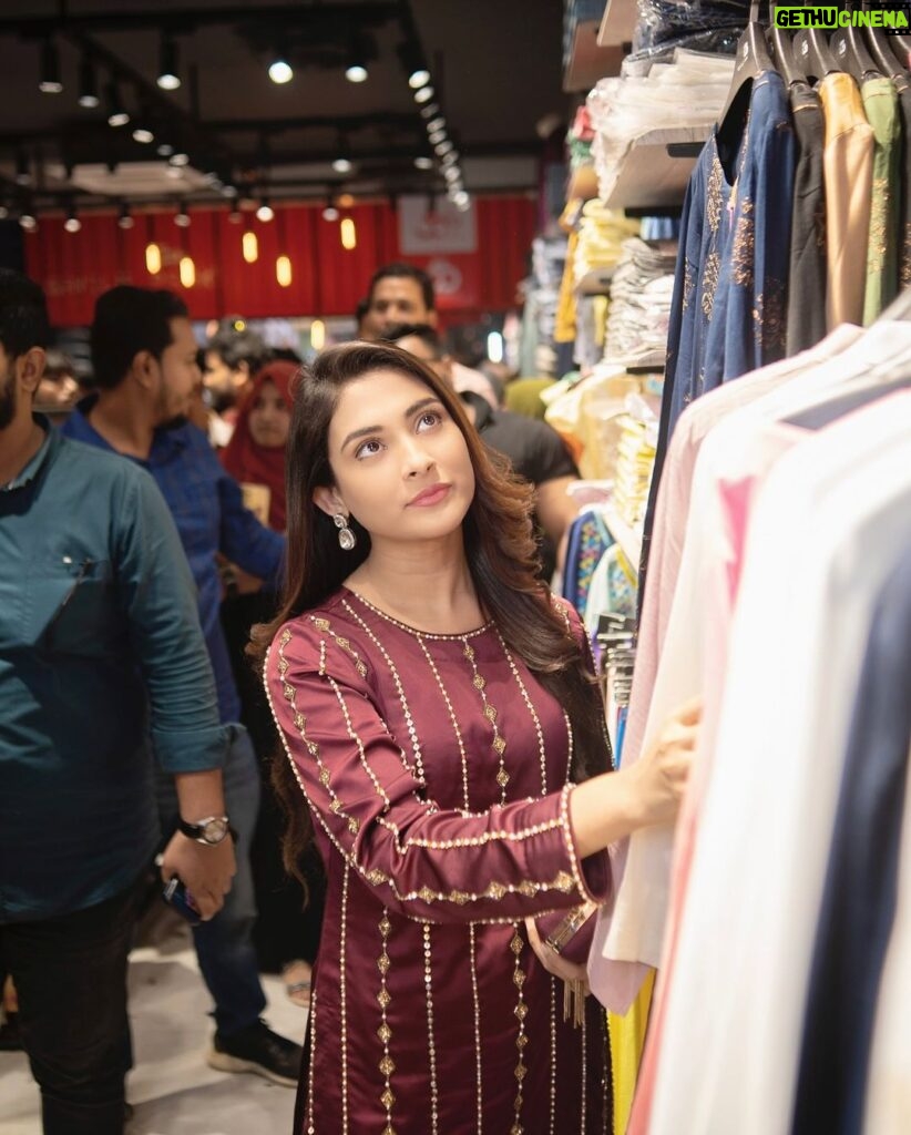 Mehazabien Chowdhury Instagram - Glimpses from the grand opening of @gentleparkbd 50th outlet opening and 1st in Narsingdi ♥️ Congratulations and best wishes ♥️