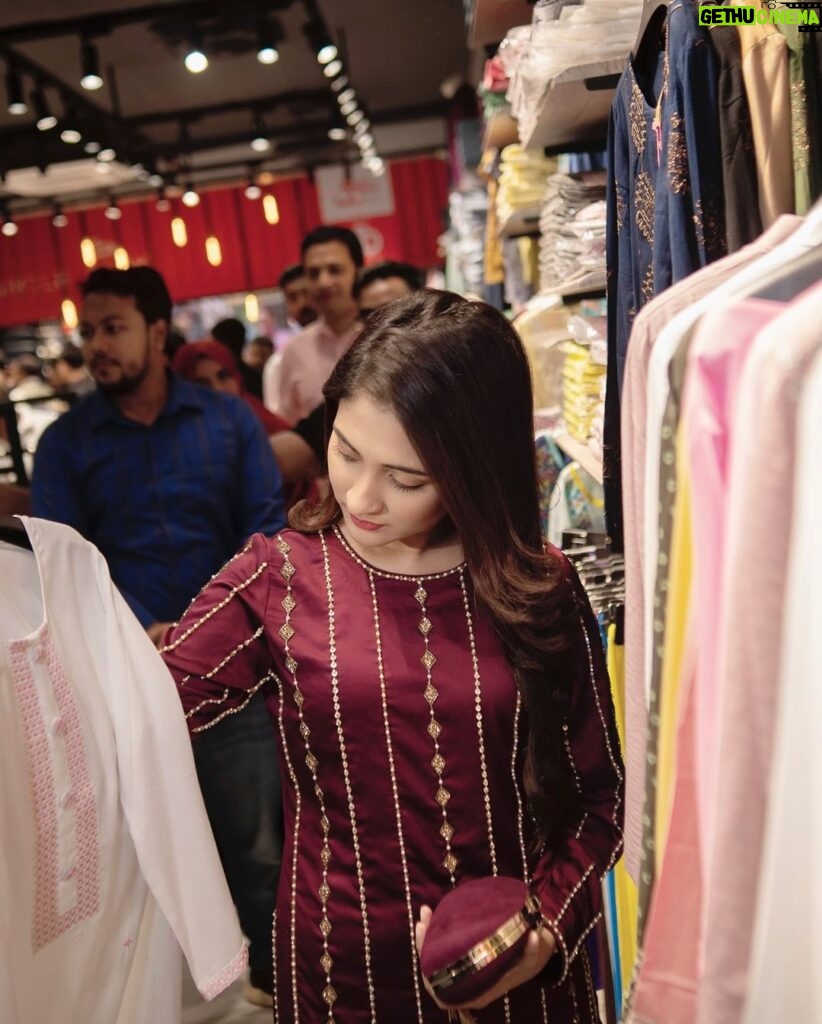 Mehazabien Chowdhury Instagram - Glimpses from the grand opening of @gentleparkbd 50th outlet opening and 1st in Narsingdi ♥️ Congratulations and best wishes ♥️