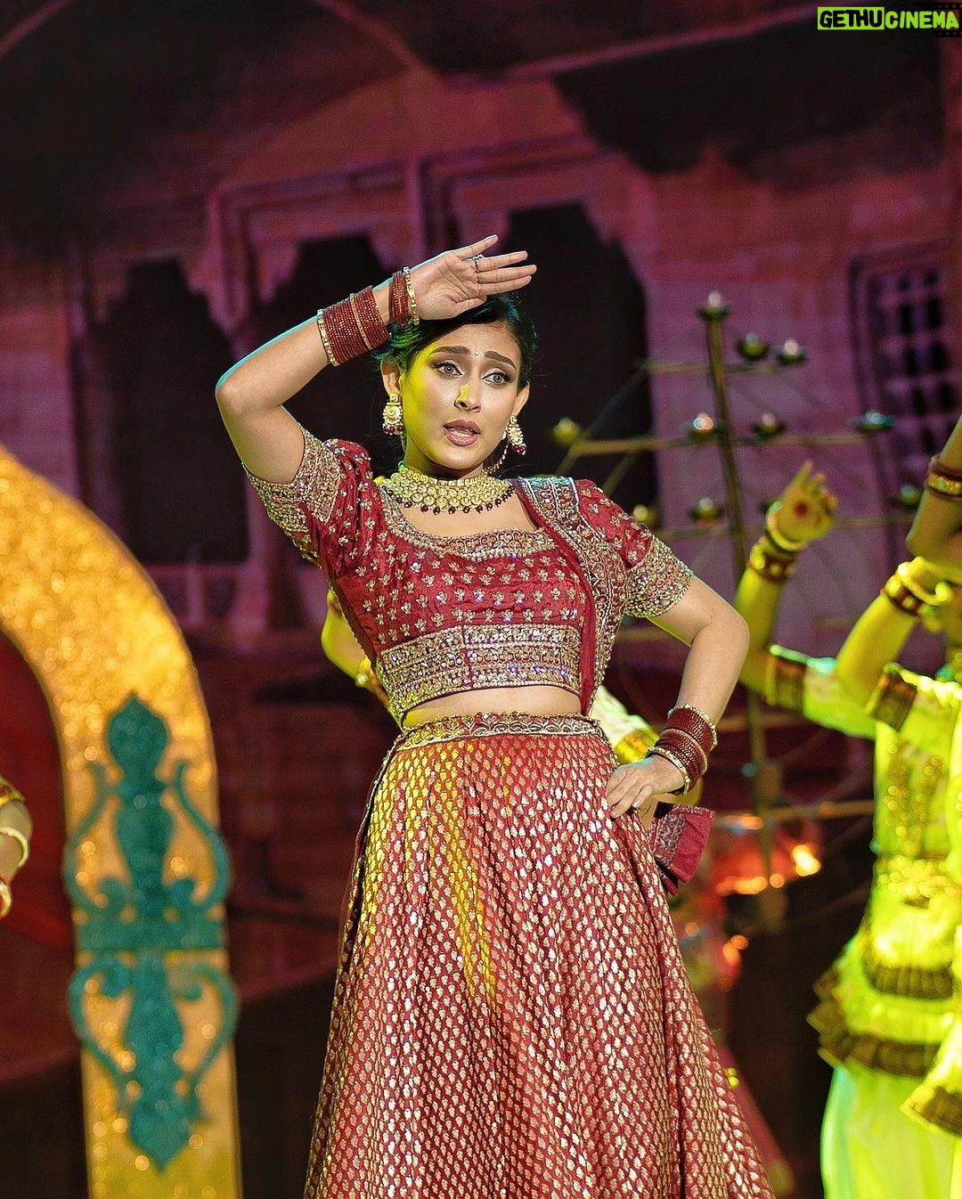 Mehazabien Chowdhury Instagram - @safiya_sathi apu's incredible talent shone through as she skillfully crafted this stunning traditional outfit for my dance performance at the 2022 Meril Prothom Alo Awards in record time. I had envisioned something in Katan, and she transformed my vague idea into a splendid reality. This maroon lehenga perfectly complements the song, and I'm very grateful for her efforts. Thank you ♥️