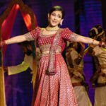 Mehazabien Chowdhury Instagram - @safiya_sathi apu's incredible talent shone through as she skillfully crafted this stunning traditional outfit for my dance performance at the 2022 Meril Prothom Alo Awards in record time. I had envisioned something in Katan, and she transformed my vague idea into a splendid reality. This maroon lehenga perfectly complements the song, and I'm very grateful for her efforts. Thank you ♥️