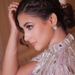 Mehazabien Chowdhury Instagram - Appreciation post 💜 Team @meherofficials has poured months of hard work, creativity, and dedication into crafting my Red carpet attire. The result was nothing short of spectacular, and it exceeded all my expectations. @samina_sara.official , your talent and commitment to perfection have left me in awe. But a Red carpet look is not complete without the perfect makeover, and this is where the incredible Samia Apu from @signature.look.by.samia comes in. Samia Apu, you are a true artist! Your skill in enhancing my features and complementing Sara's stunning creation was exceptional. You made me feel like a star, and I can't thank you enough. Photography: @syedshahewar.hussain.7