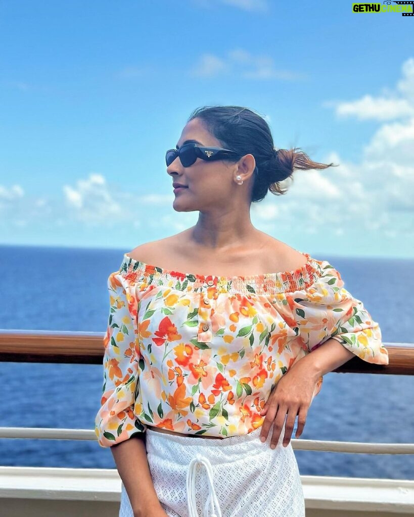 Mehazabien Chowdhury Instagram - Somewhere near Bahamas 🍹