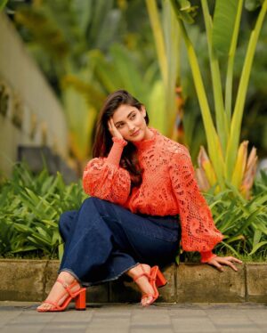 Mehazabien Chowdhury Instagram - दिल तो बच्चा है जी 🧡

PC: @z_i_b_o_n