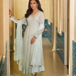 Mehazabien Chowdhury Instagram - Confidence: the best outfit to wear every day 💫 Outfit: @festivibe.official Makeover: @signature.look.by.samia Photography: @syedshahewar.hussain.7
