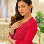Mehazabien Chowdhury Instagram - May the magic of Eid bring endless joy and fill your heart with pure delight. Eid Mubarak 🌙❤️ Wearing: @anzara.official #EidUlAzha #eidmubarak