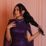 Mehazabien Chowdhury Instagram - Can you guess the inspiration ? Dress and accessories: @hijabicon_cs Makeover: @zahid8357 @zahidkhanbridalmakeover Photography: @adorhossainbadsha Jewelry: @1_zewar_1