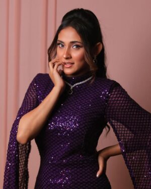 Mehazabien Chowdhury Instagram - Can you guess the inspiration ?

Dress and accessories: @hijabicon_cs 
Makeover: @zahid8357 @zahidkhanbridalmakeover 
Photography: @adorhossainbadsha 
Jewelry: @1_zewar_1