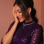 Mehazabien Chowdhury Instagram - Can you guess the inspiration ? Dress and accessories: @hijabicon_cs Makeover: @zahid8357 @zahidkhanbridalmakeover Photography: @adorhossainbadsha Jewelry: @1_zewar_1