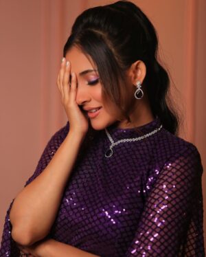 Mehazabien Chowdhury Instagram - Can you guess the inspiration ?

Dress and accessories: @hijabicon_cs 
Makeover: @zahid8357 @zahidkhanbridalmakeover 
Photography: @adorhossainbadsha 
Jewelry: @1_zewar_1